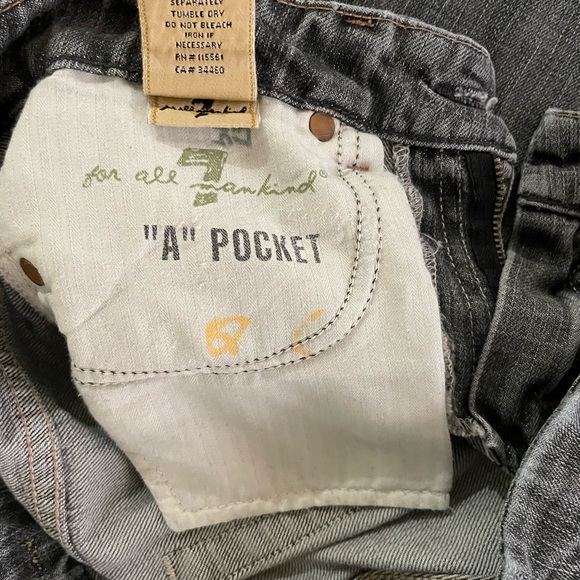 A Pocket 7FAM distressed 7 for all Mankind Jeans - Picture 6 of 7